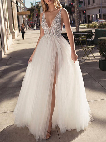 Vestido de novia 2023 Una línea de cuello en V sin mangas con cuentas tren de la corte frente dividido vestidos de novia de tul